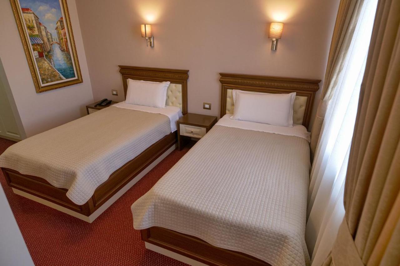 Rozafa Hotel Shkoder Luaran gambar