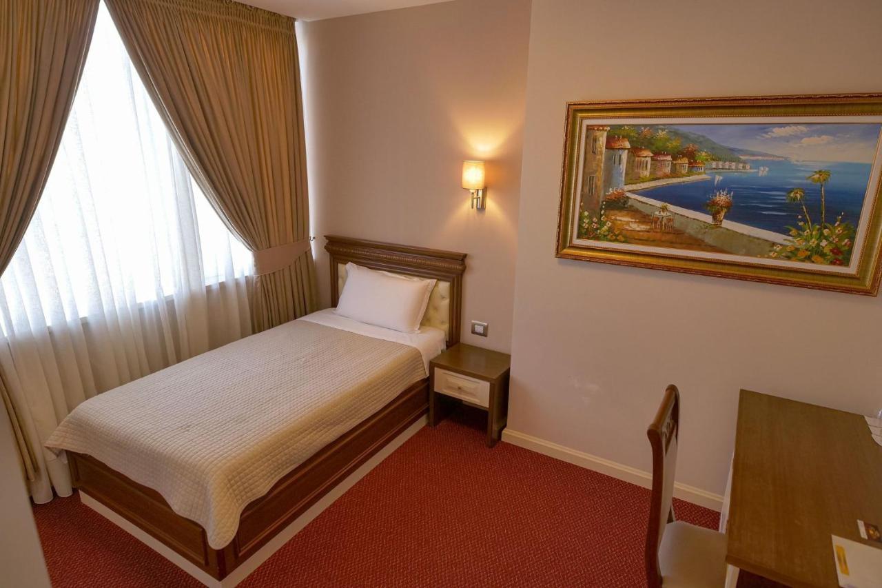 Rozafa Hotel Shkoder Luaran gambar