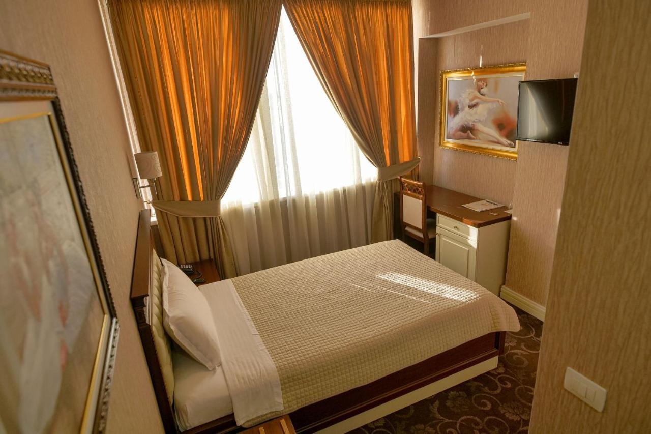 Rozafa Hotel Shkoder Luaran gambar