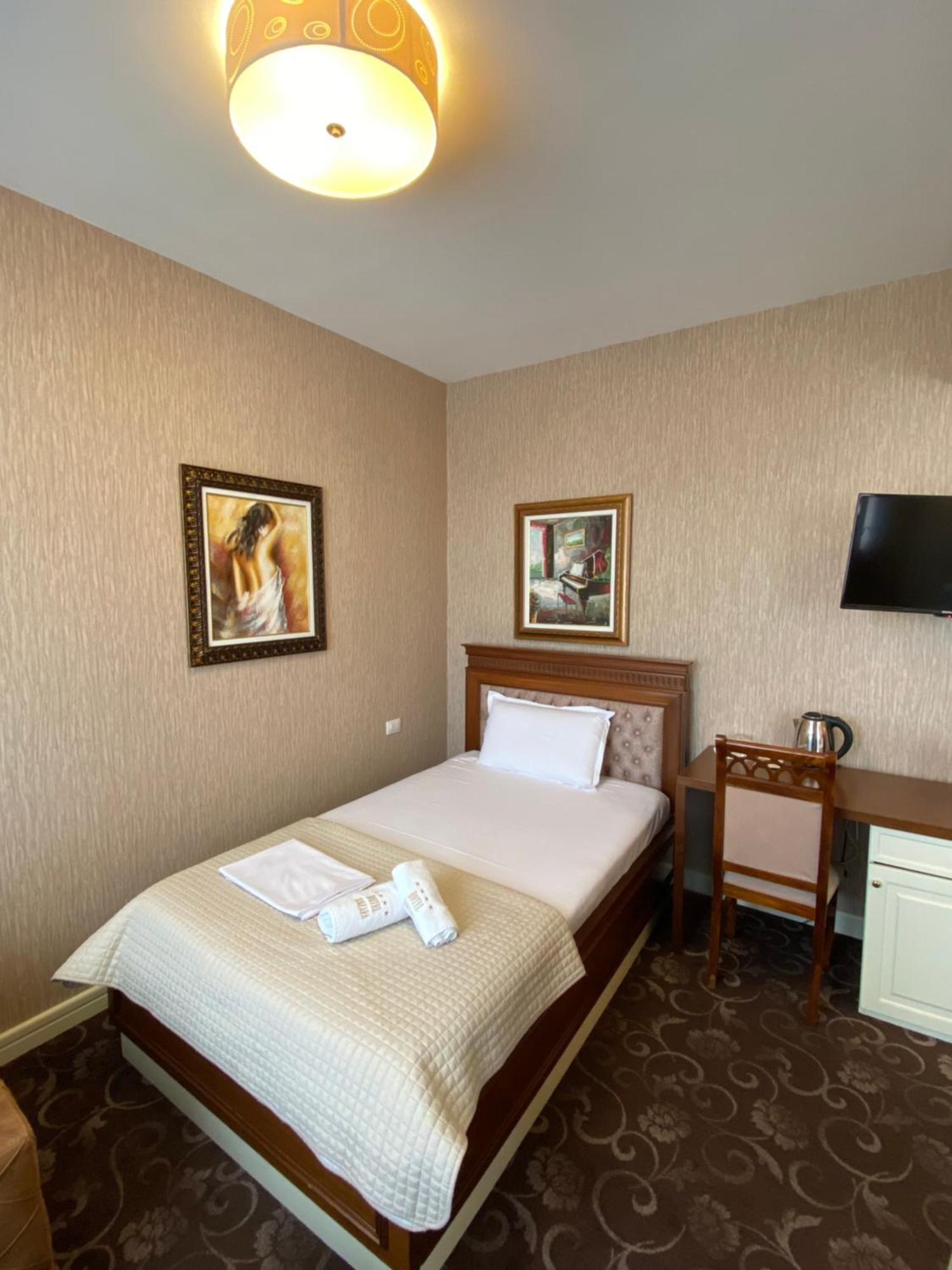 Rozafa Hotel Shkoder Luaran gambar