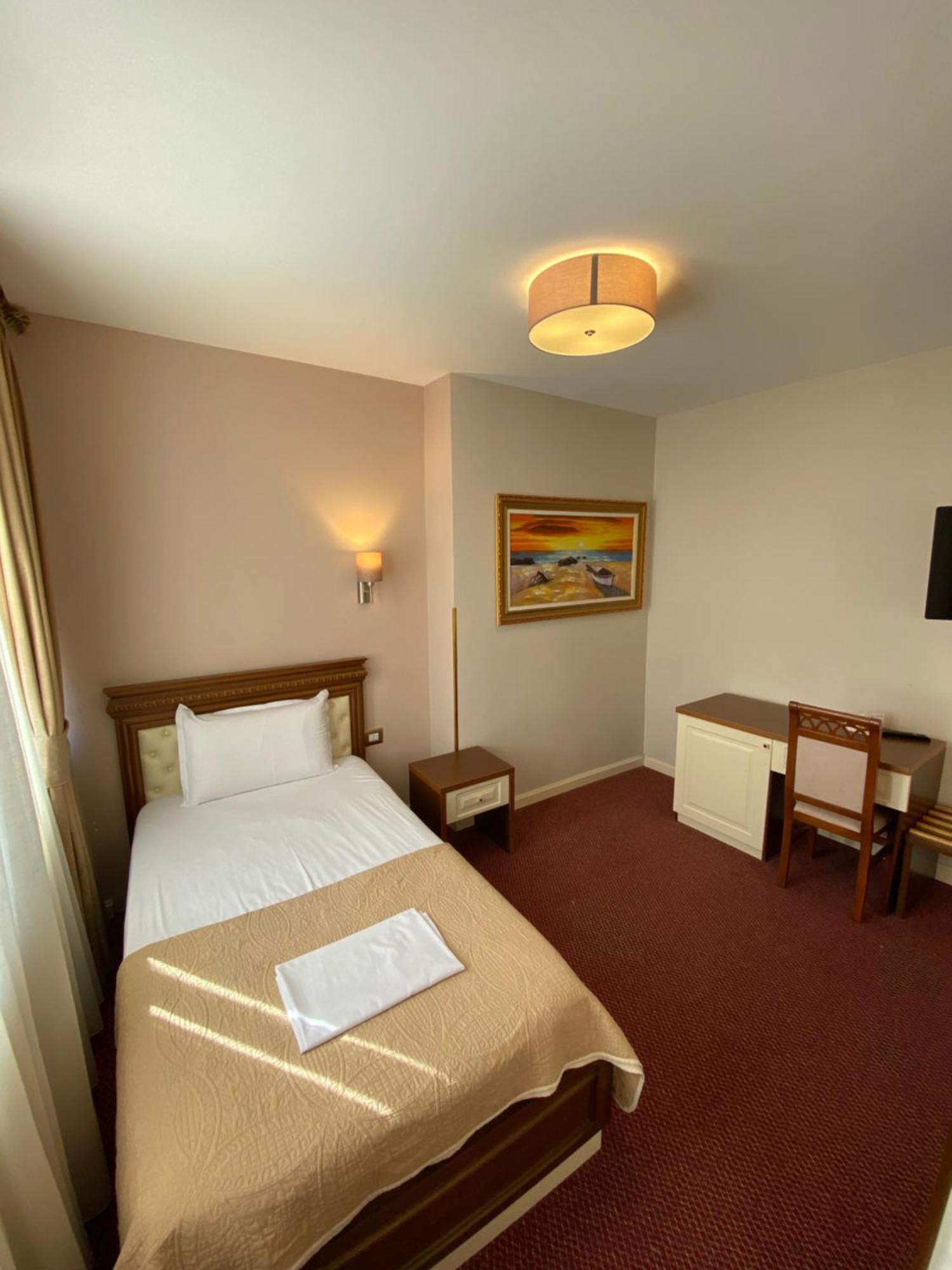 Rozafa Hotel Shkoder Luaran gambar