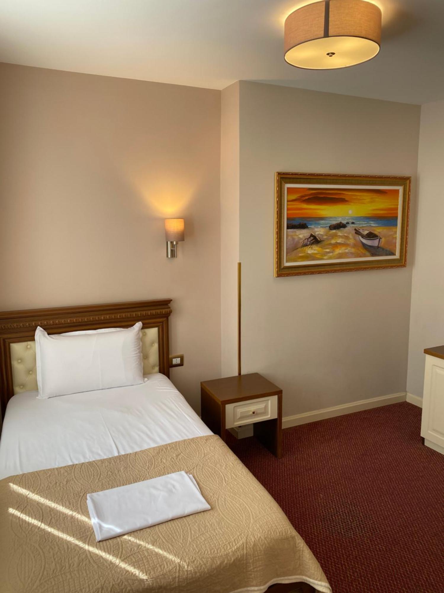 Rozafa Hotel Shkoder Luaran gambar