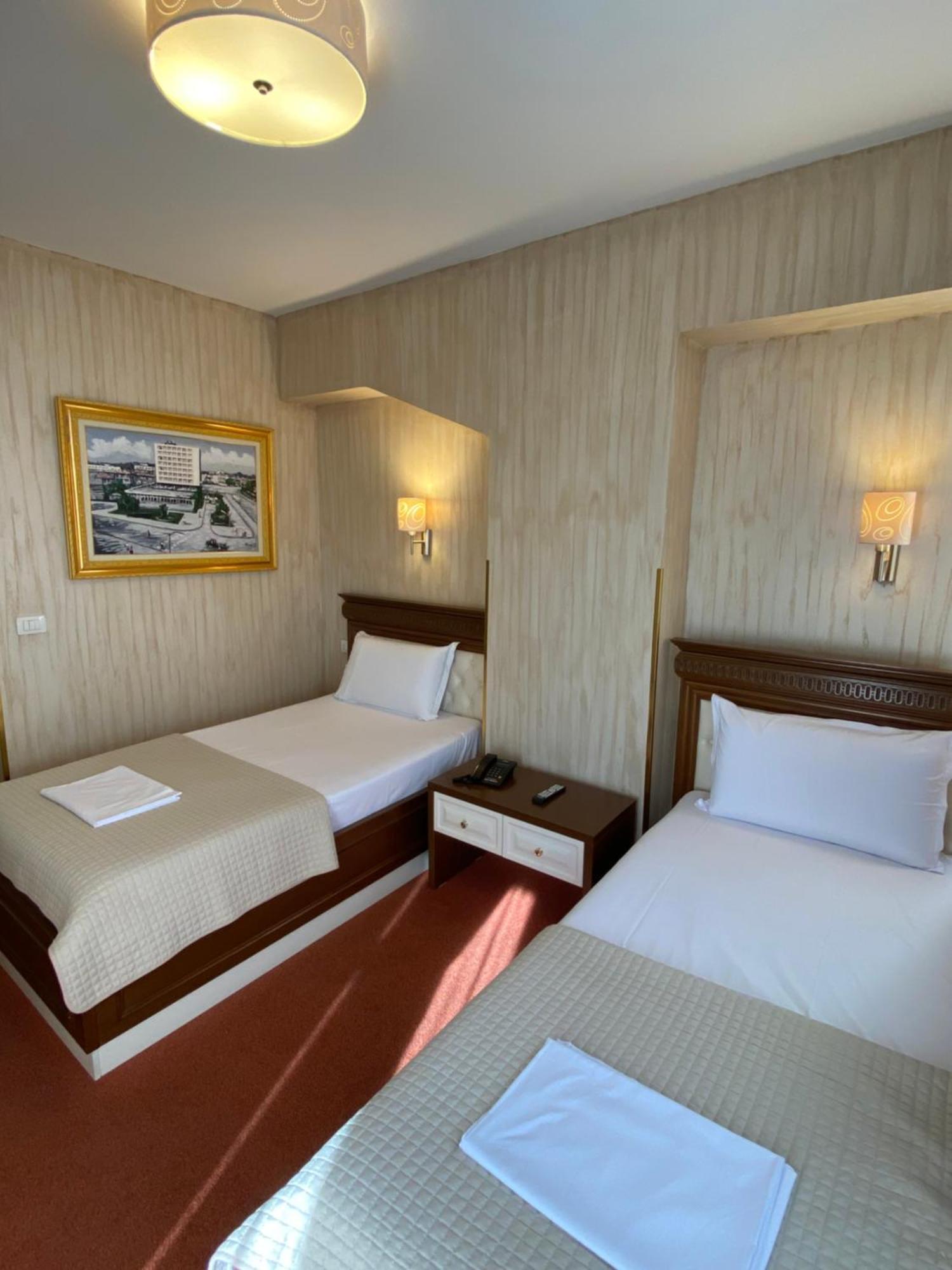 Rozafa Hotel Shkoder Luaran gambar