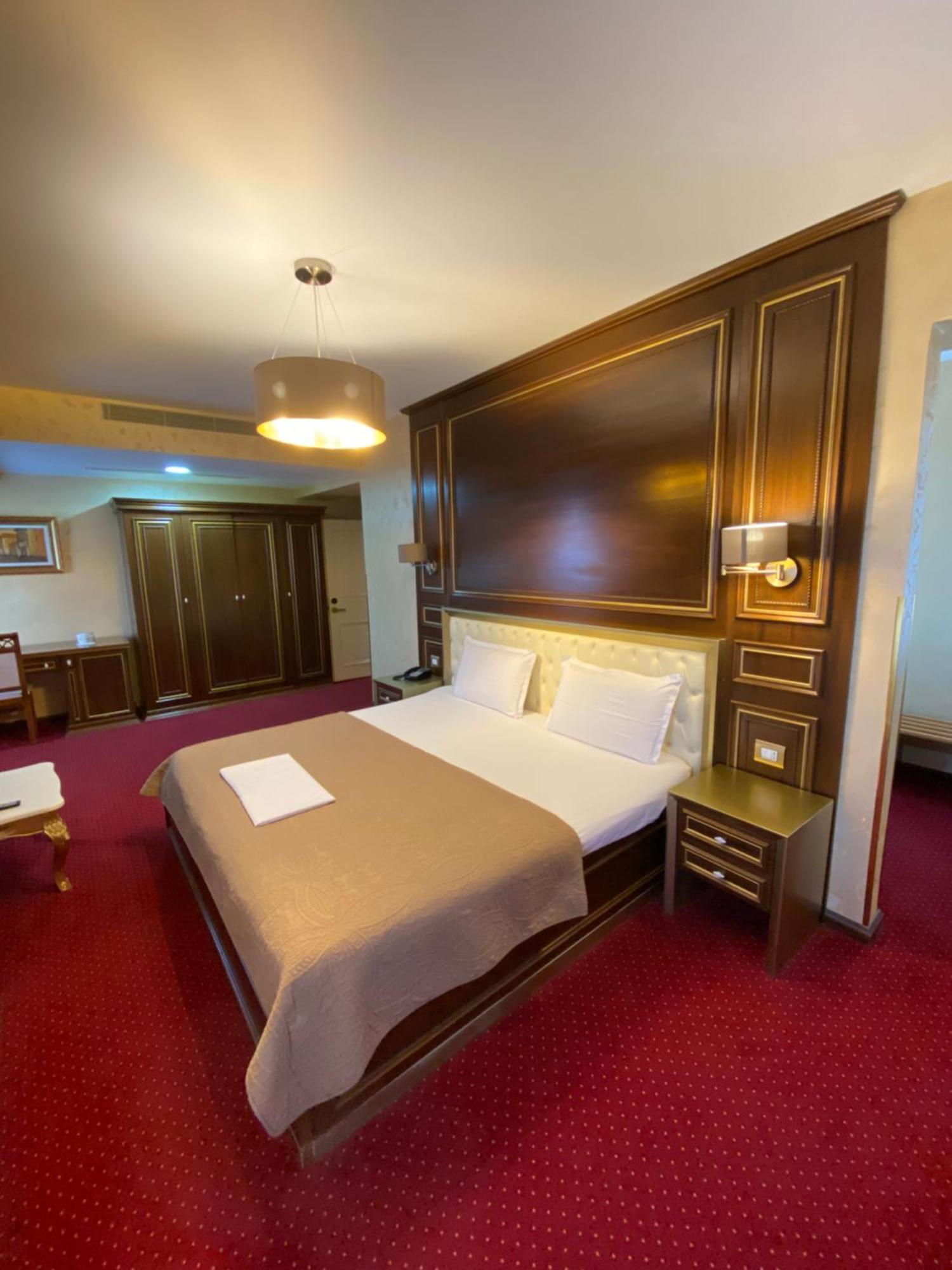 Rozafa Hotel Shkoder Luaran gambar