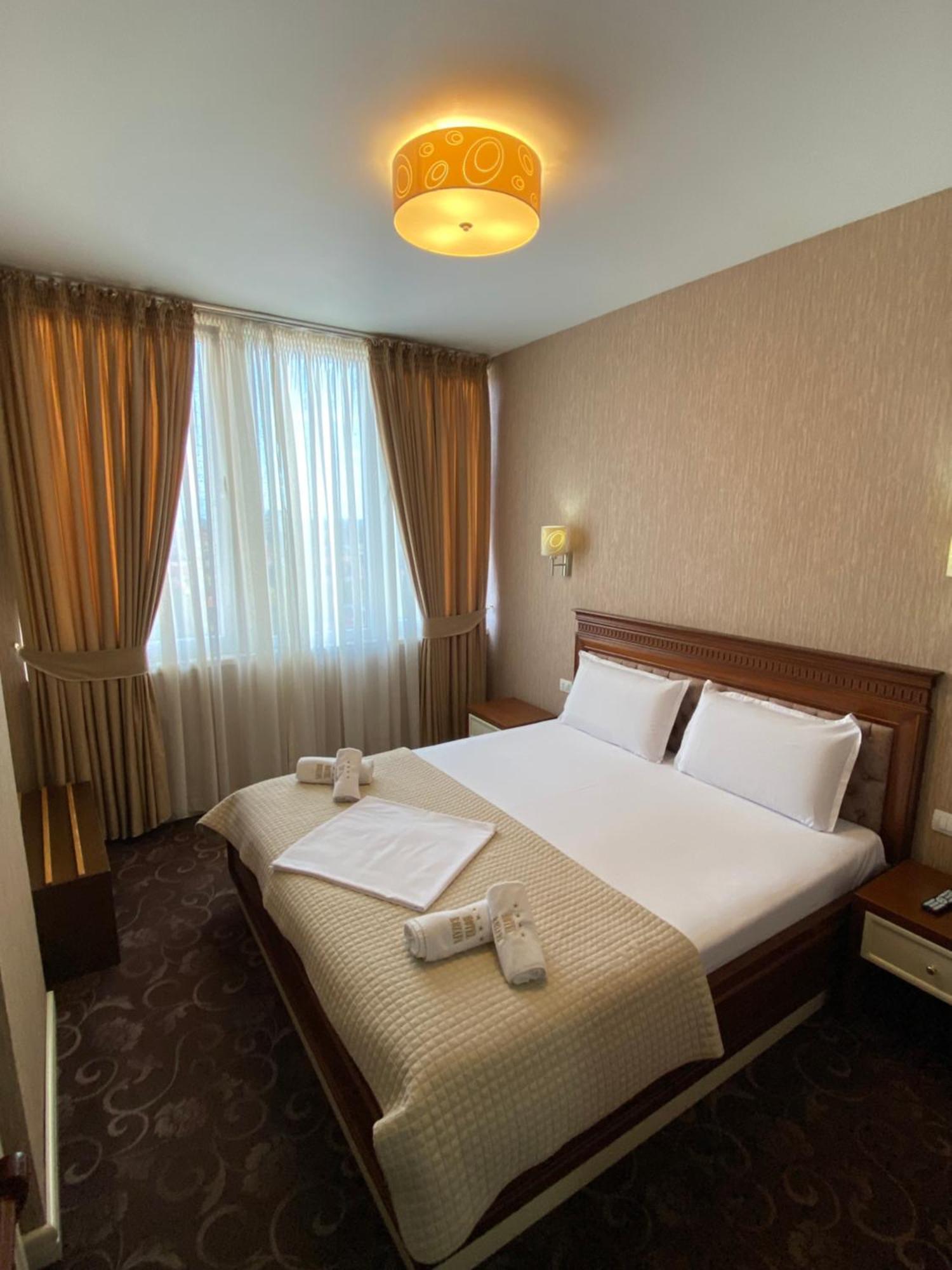 Rozafa Hotel Shkoder Luaran gambar