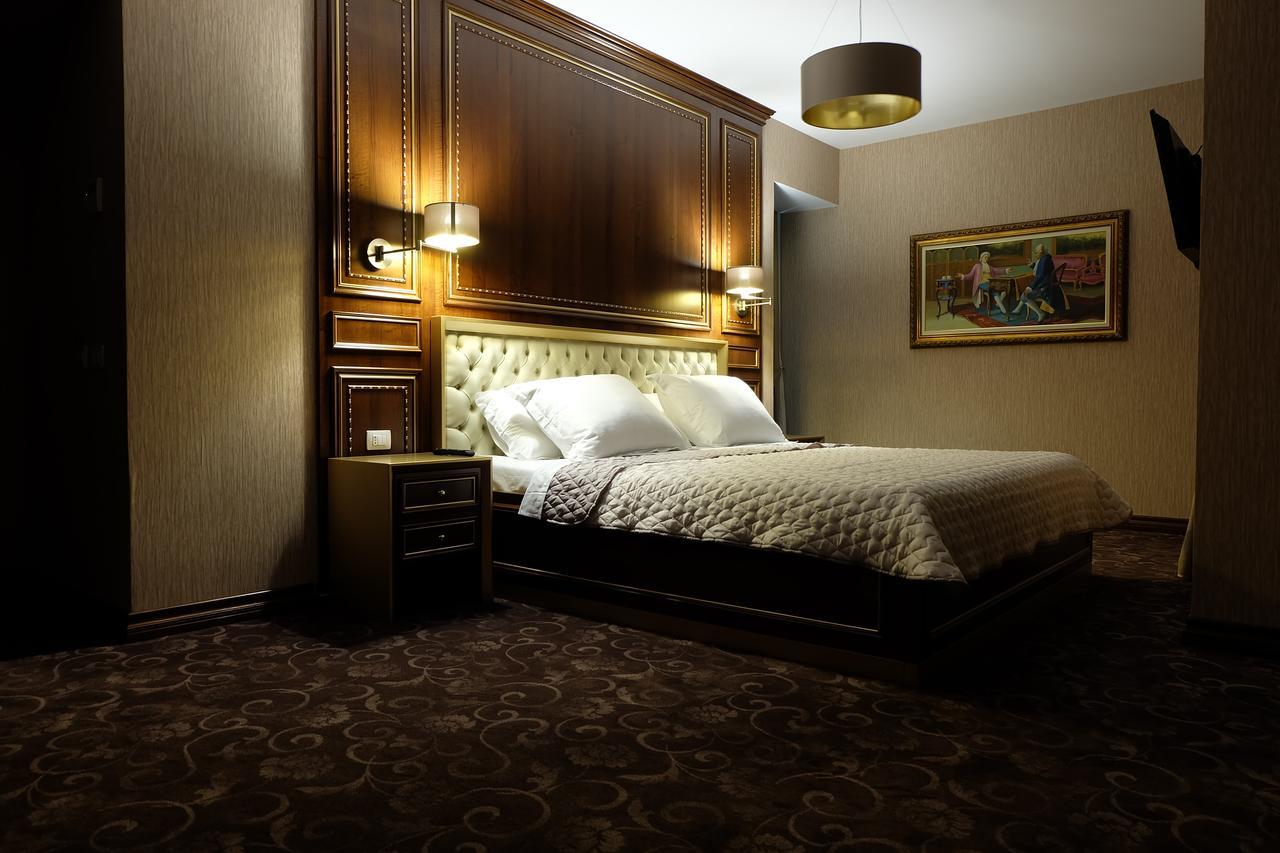 Rozafa Hotel Shkoder Bilik gambar