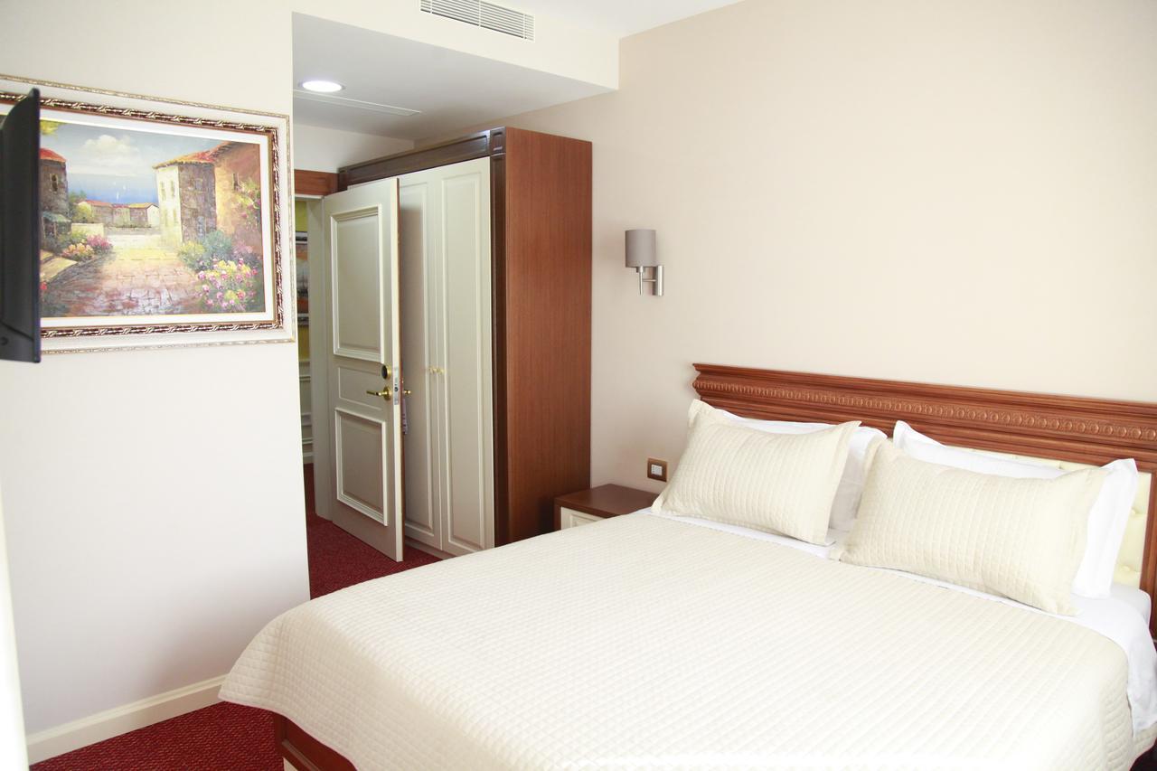 Rozafa Hotel Shkoder Luaran gambar